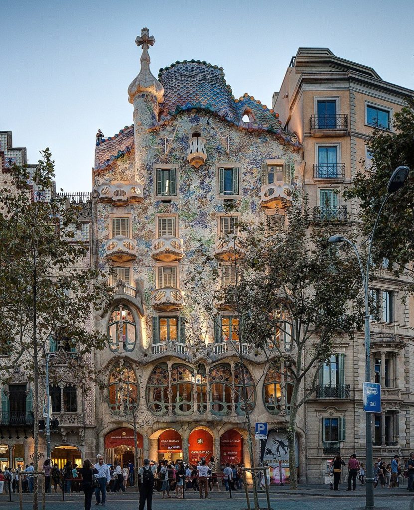 Maison Batllo, une très belle maison à Barcelone qui est décorée sur sa façade avant