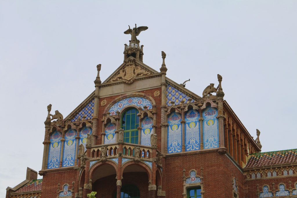 le musée de gaudi a barcelone, dans une maison construite par gaudi